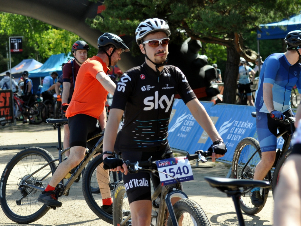 600 osób wystartowało z ośrodka Balaton w Trzebini na trasę maratonu MTB