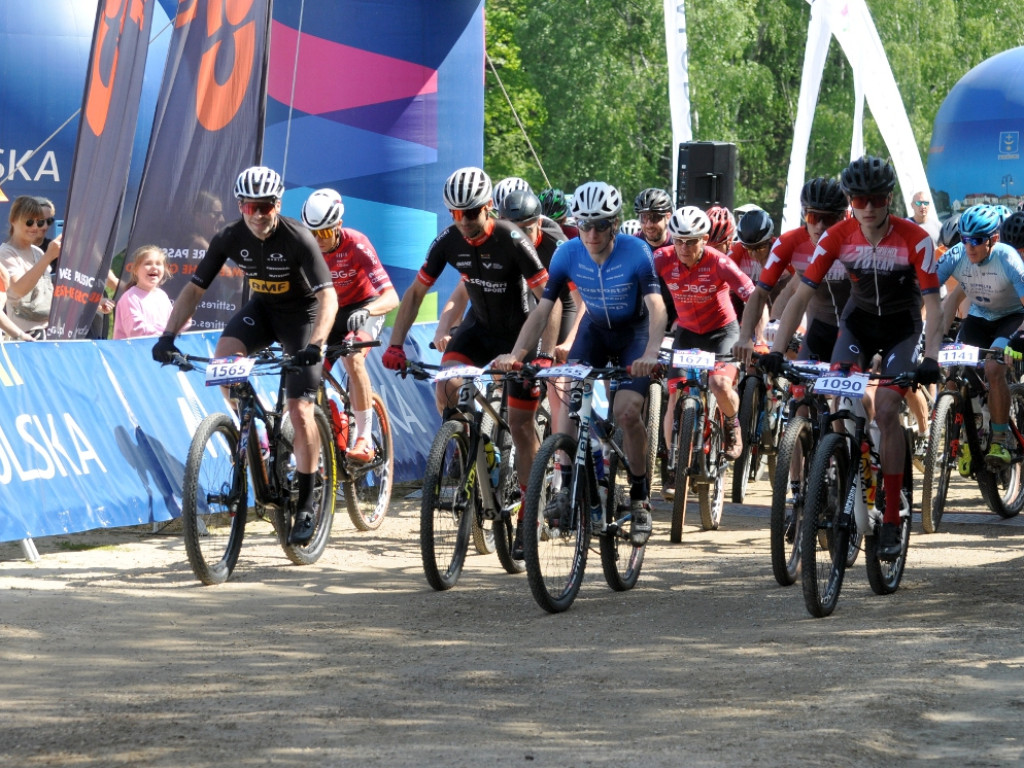 600 osób wystartowało z ośrodka Balaton w Trzebini na trasę maratonu MTB