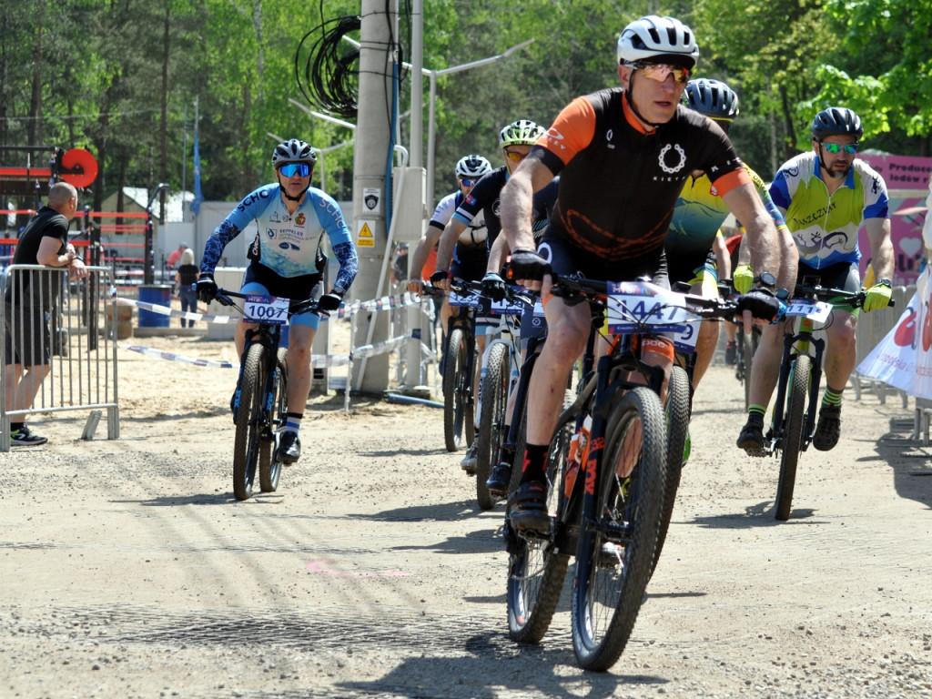 600 osób wystartowało z ośrodka Balaton w Trzebini na trasę maratonu MTB