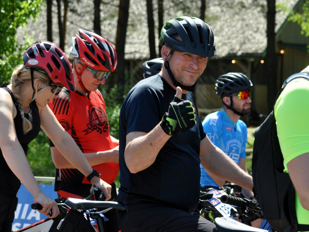 600 osób wystartowało z ośrodka Balaton w Trzebini na trasę maratonu MTB