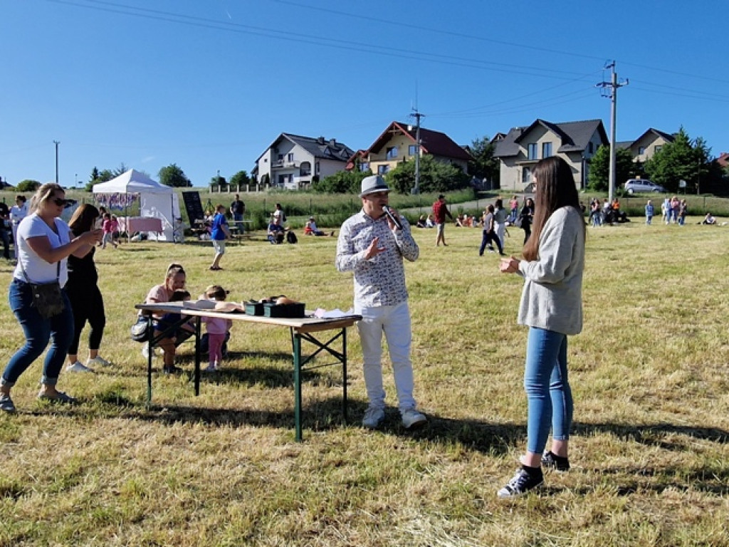 Piknik rodzinny Fundacji Sama Mama w Płazie