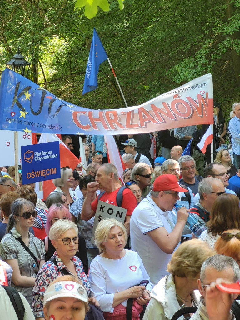 Mieszkańcy powiatu chrzanowskiego na Marszu Wolności w Warszawie