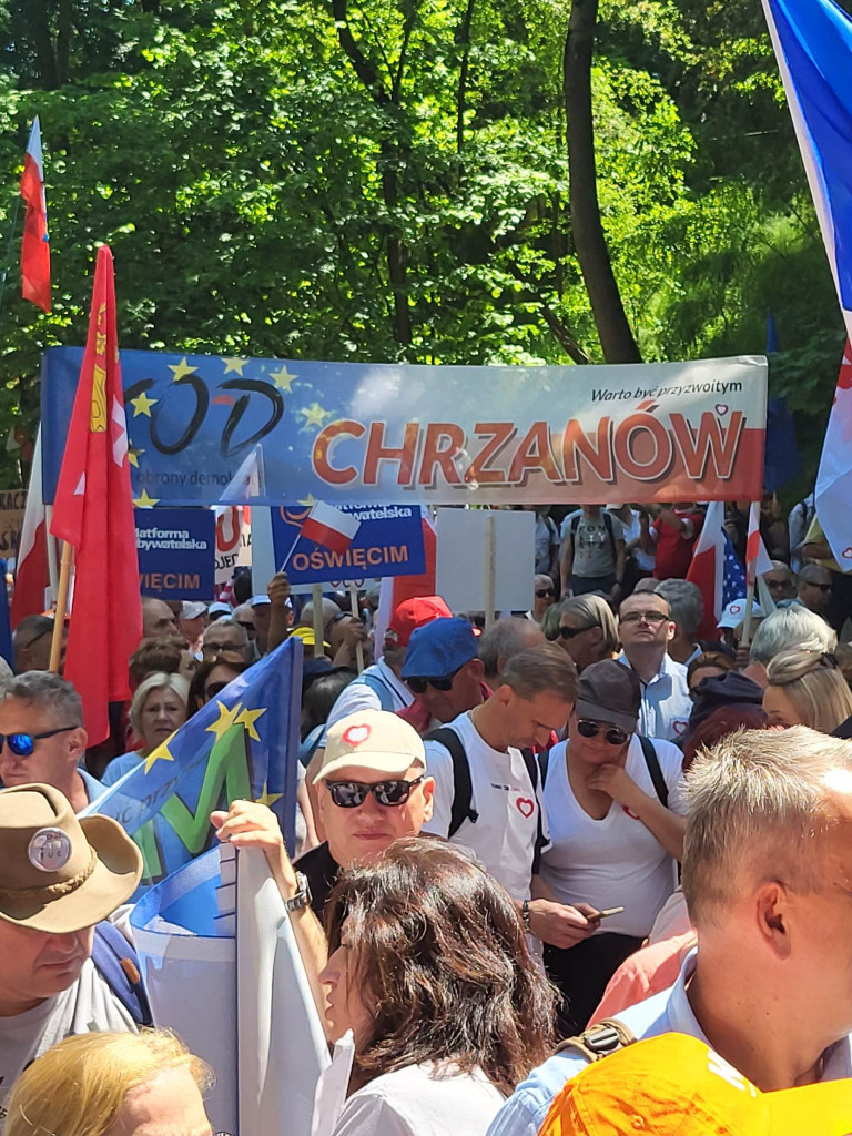 Mieszkańcy powiatu chrzanowskiego na Marszu Wolności w Warszawie