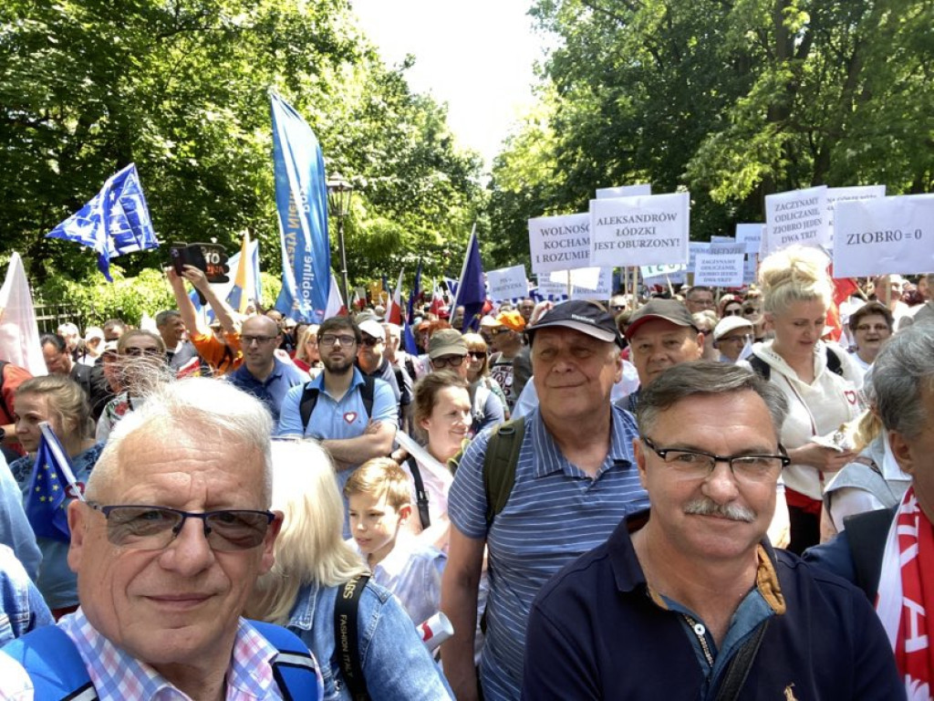 Mieszkańcy powiatu chrzanowskiego na Marszu Wolności w Warszawie