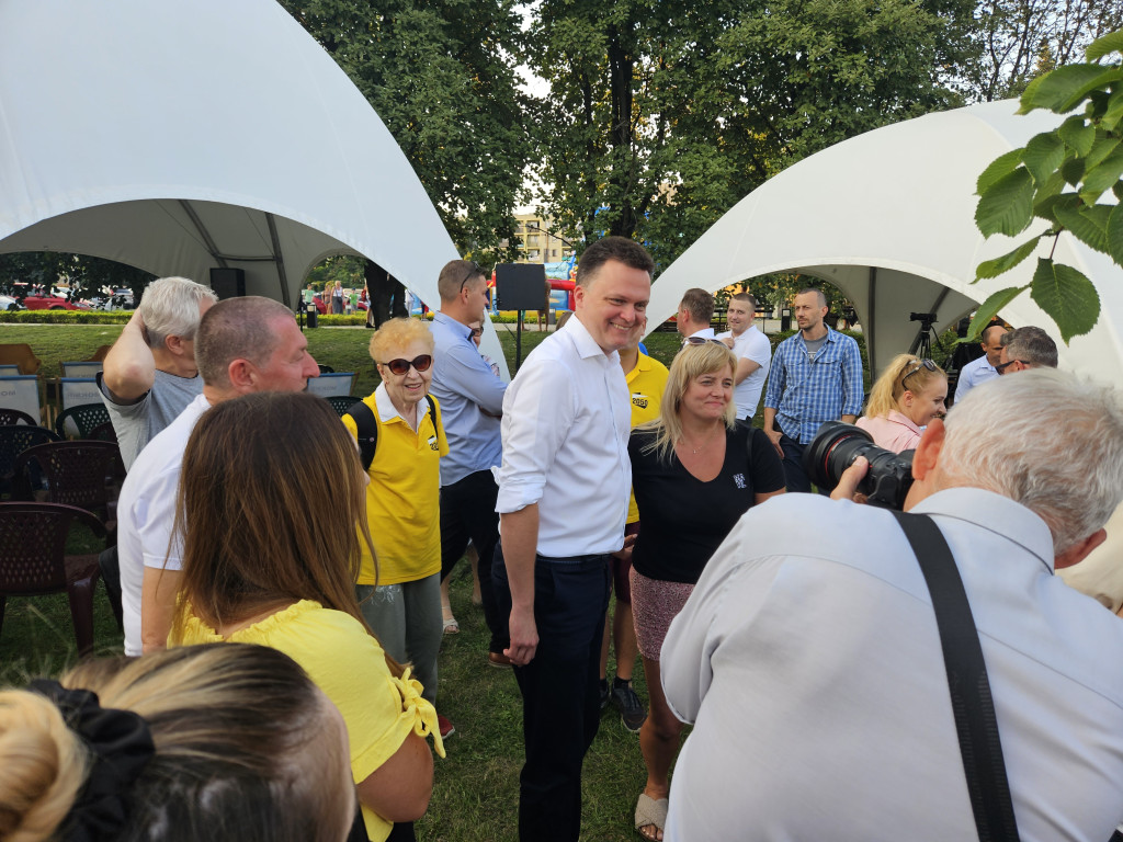 Szymon Hołownia na pikniku wyborczym w Chrzanowie