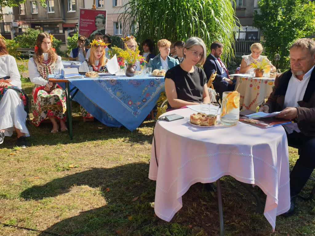 Narodowe czytanie "Nad Niemnem" w Chrzanowie 9.09.2023