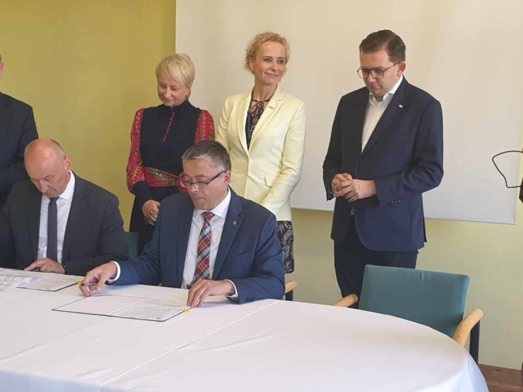 Podpisanie umowy na dofinansowanie termomodernizacji szpitala w Chrzanowie 12.10.2023