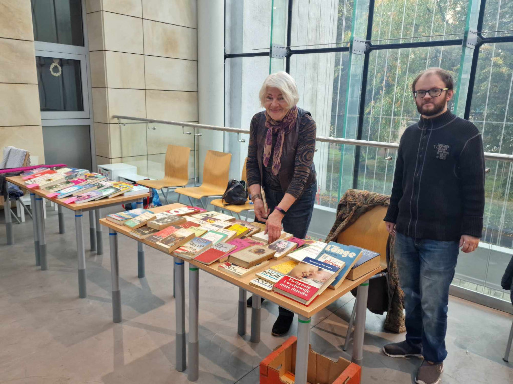 Kiermasz dla kolekcjonerów w Miejskiej Bibliotece Publicznej w Chrzanowie - 22.10.2023r.