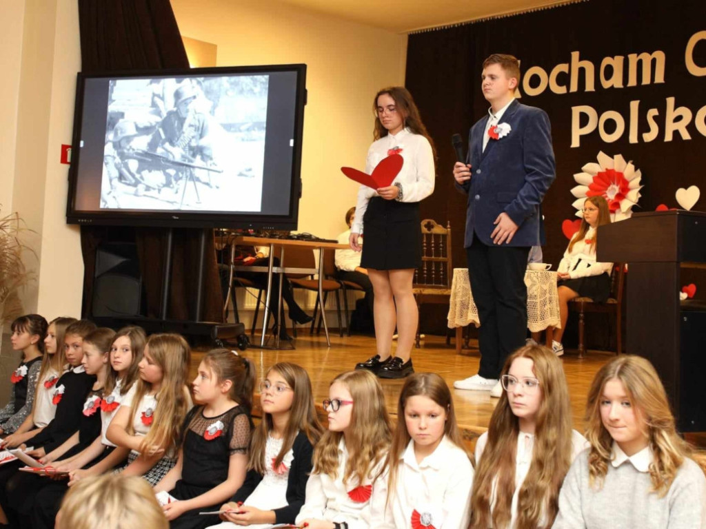 Wieczornica niepodległościowa w Młoszowej 9.11.2023