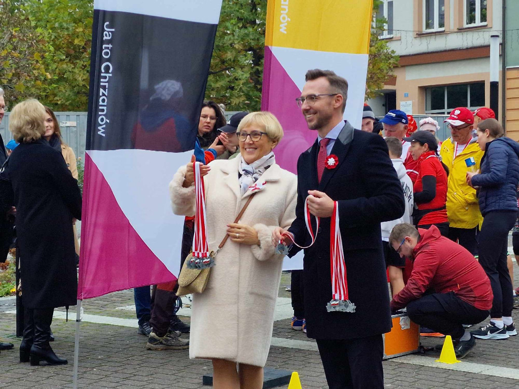 VIII Marsz Niepodległości Nordic Walking - Chrzanów Rynek 11.11.2023r.