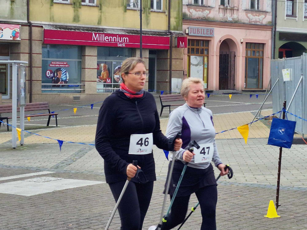 VIII Marsz Niepodległości Nordic Walking - Chrzanów Rynek 11.11.2023r.