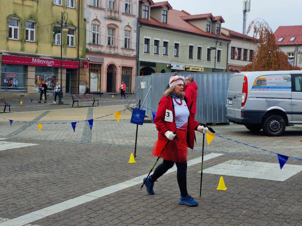 VIII Marsz Niepodległości Nordic Walking - Chrzanów Rynek 11.11.2023r.