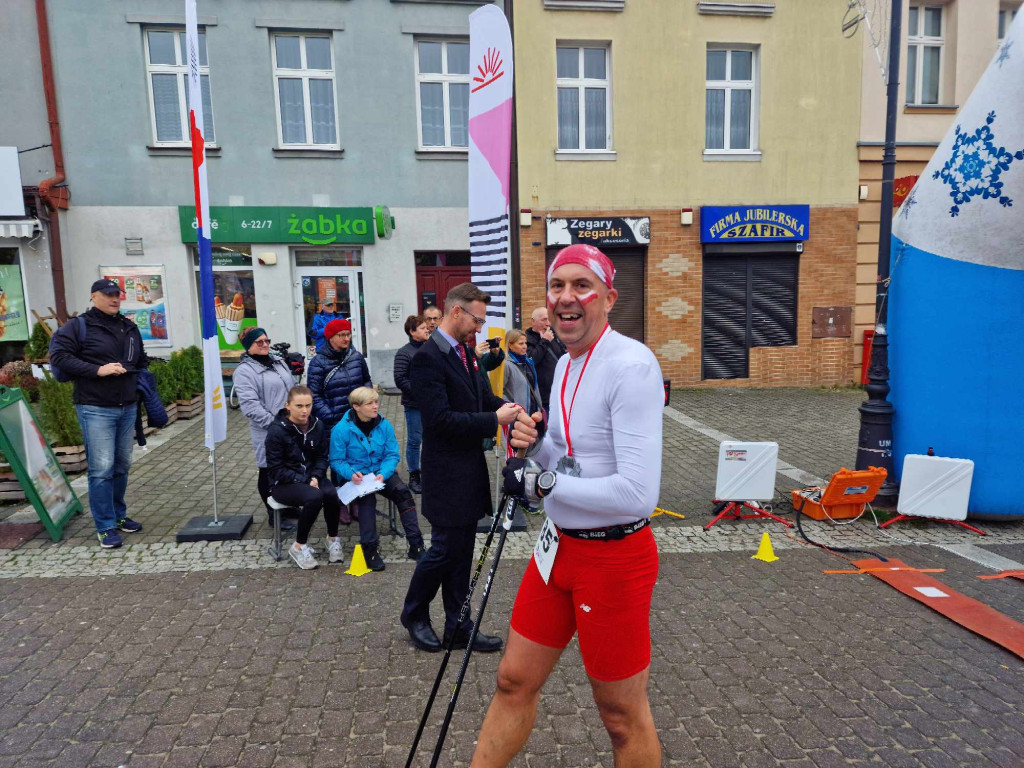 VIII Marsz Niepodległości Nordic Walking - Chrzanów Rynek 11.11.2023r.