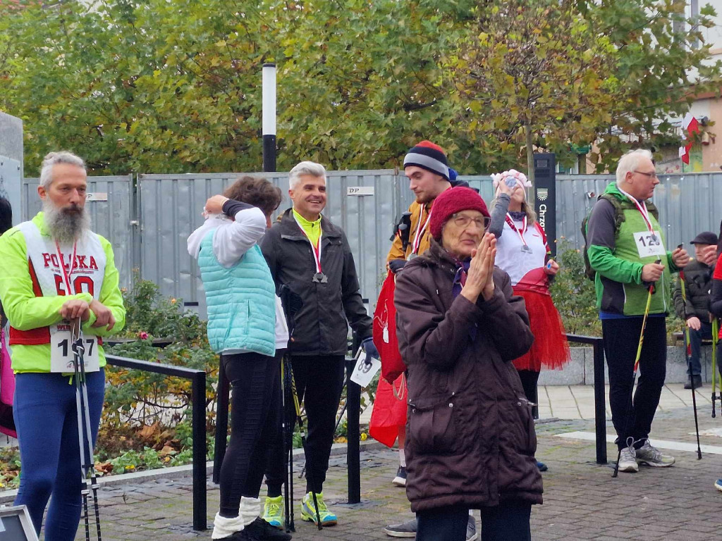 VIII Marsz Niepodległości Nordic Walking - Chrzanów Rynek 11.11.2023r.