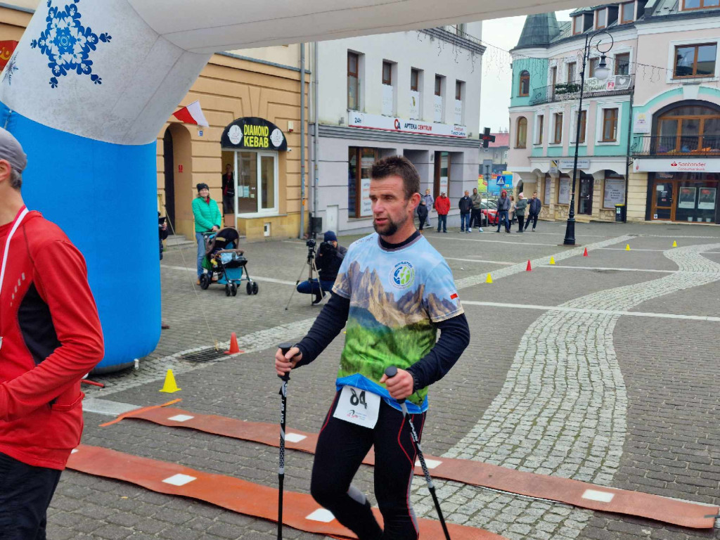 VIII Marsz Niepodległości Nordic Walking - Chrzanów Rynek 11.11.2023r.