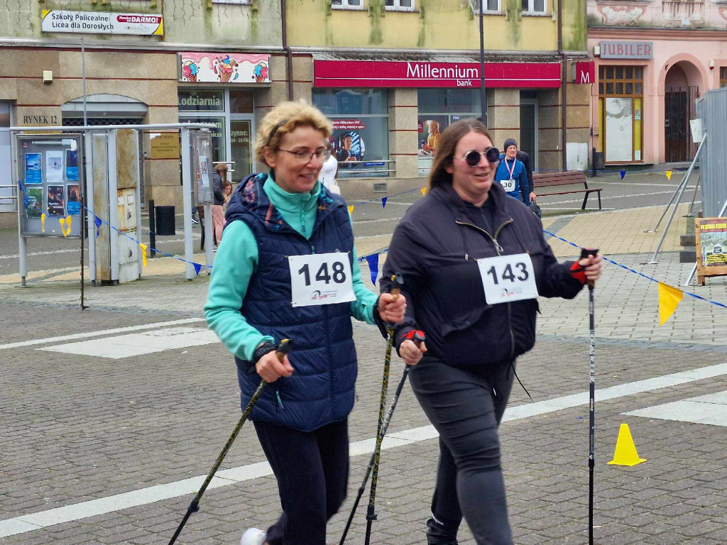 VIII Marsz Niepodległości Nordic Walking - Chrzanów Rynek 11.11.2023r.