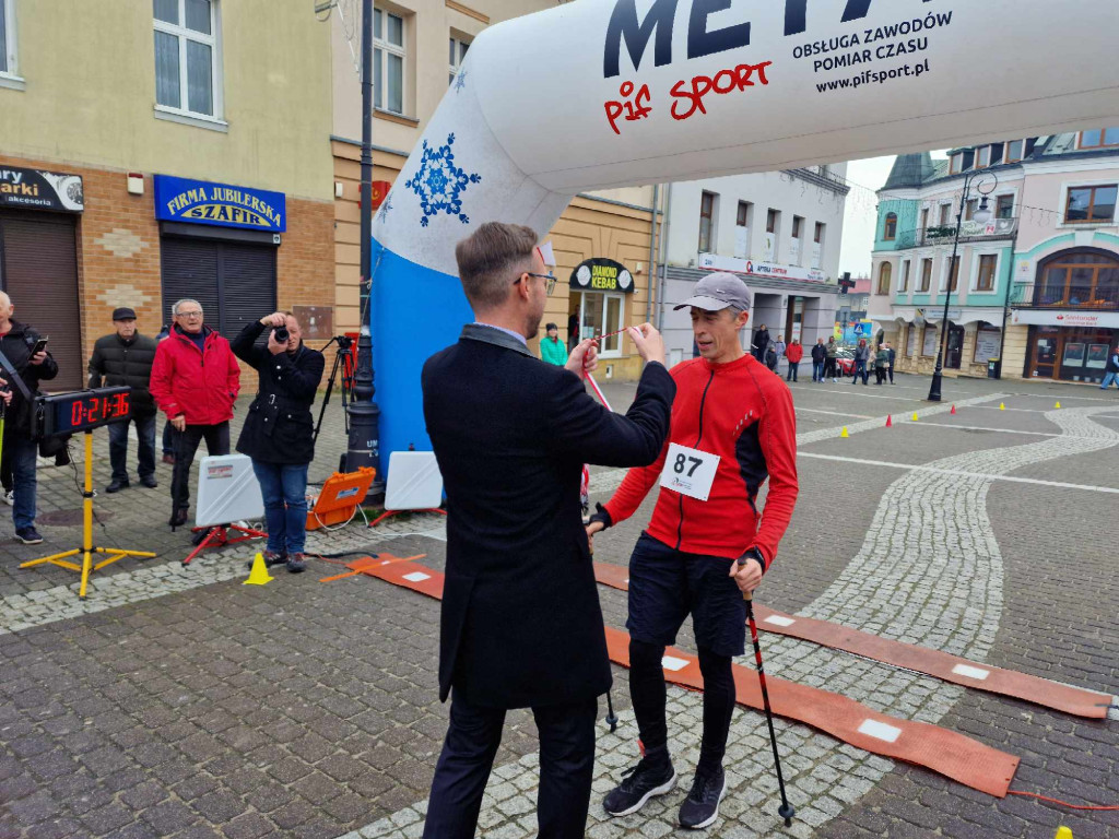 VIII Marsz Niepodległości Nordic Walking - Chrzanów Rynek 11.11.2023r.