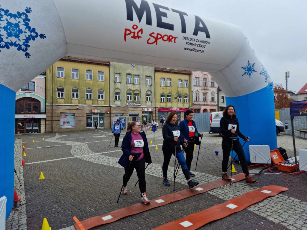 VIII Marsz Niepodległości Nordic Walking - Chrzanów Rynek 11.11.2023r.