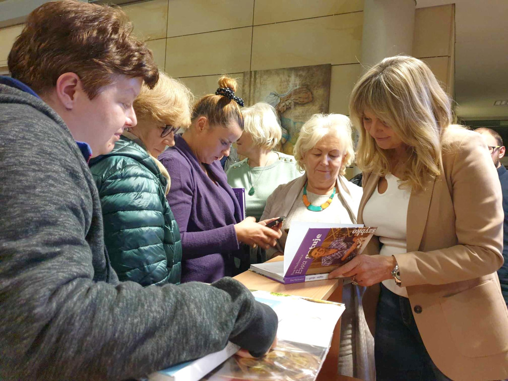 Ewa Wachowicz w chrzanowskiej bibliotece 17.11.2023