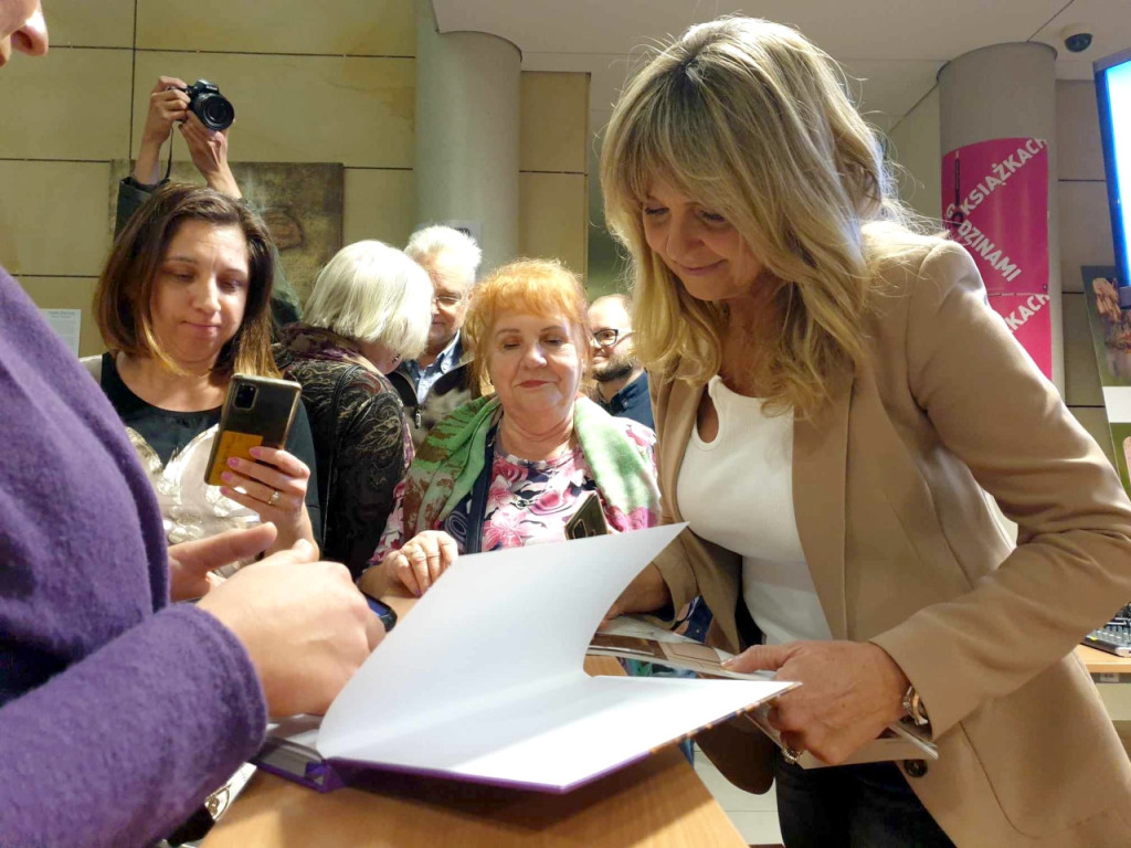 Ewa Wachowicz w chrzanowskiej bibliotece 17.11.2023