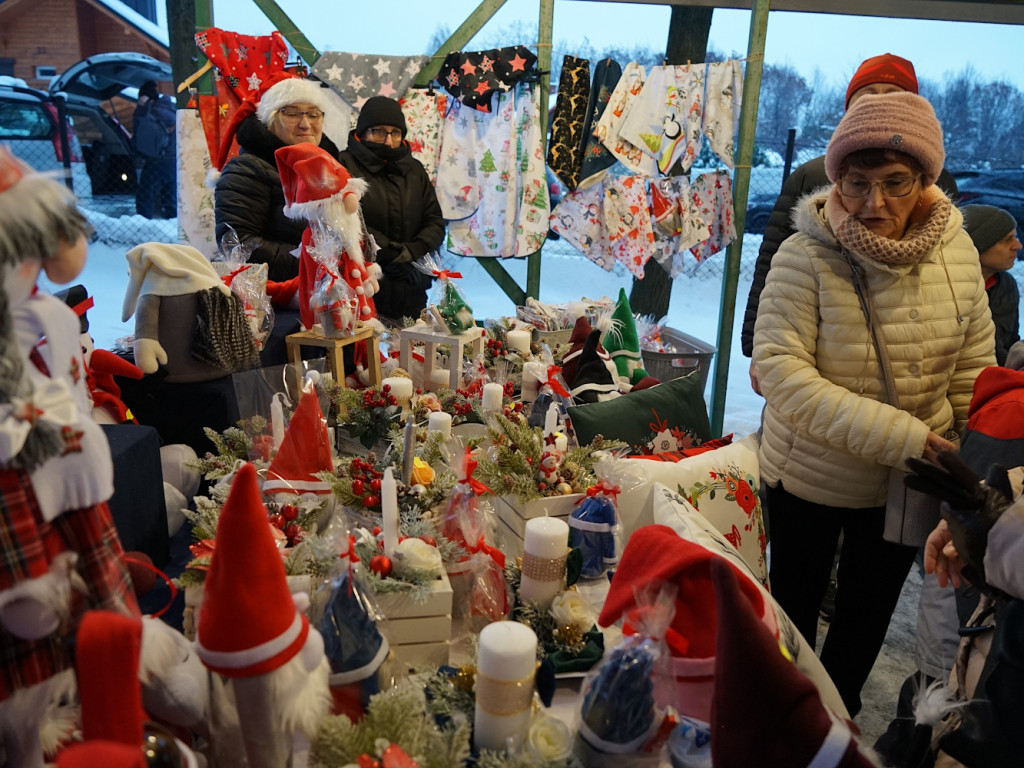 Świąteczne towary na jarmarku w Balinie - 10.12.2023