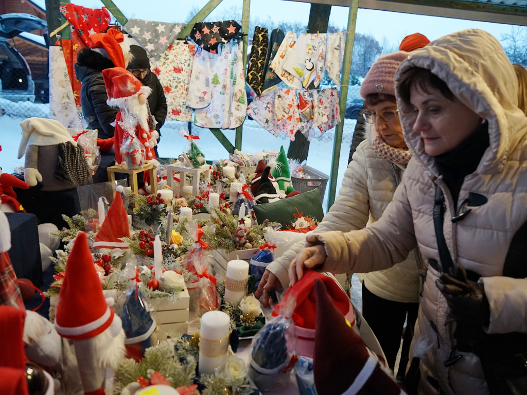 Świąteczne towary na jarmarku w Balinie - 10.12.2023