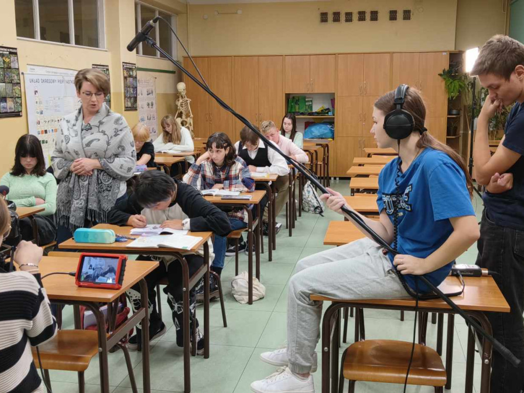 Uczniowie II LO w Chrzanowie podczas realizacji filmu "dePRESJA"