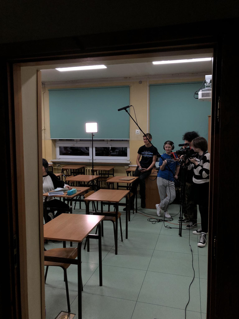 Uczniowie II LO w Chrzanowie podczas realizacji filmu "dePRESJA"
