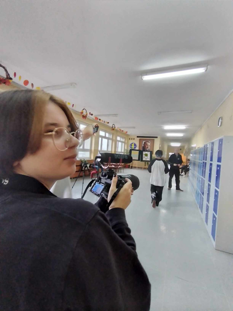 Uczniowie II LO w Chrzanowie podczas realizacji filmu "dePRESJA"