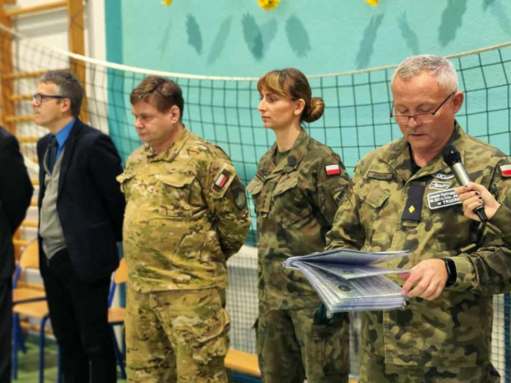 Kadeci z trzebińskiego ogólniaka przeszkoleni według standardów NATO