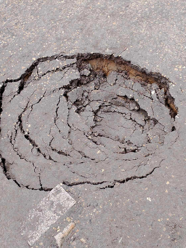 Jak powiększa się zapadlisko na os. Rospontowa