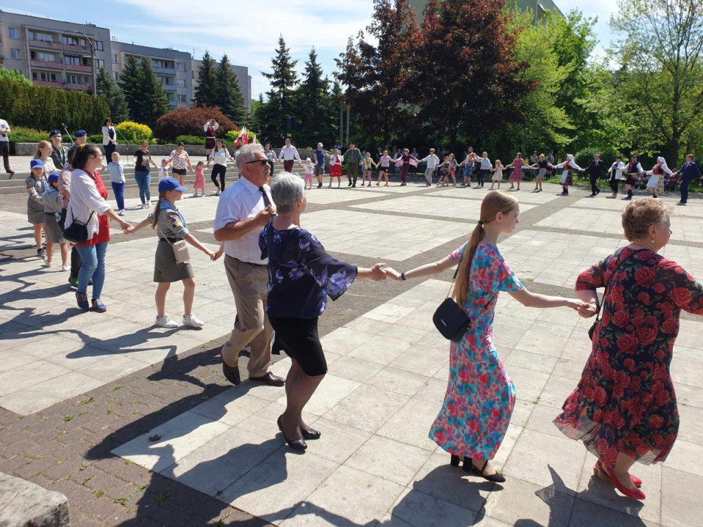 Polonez na Placu Słonecznym w Libiążu 3.05.2024