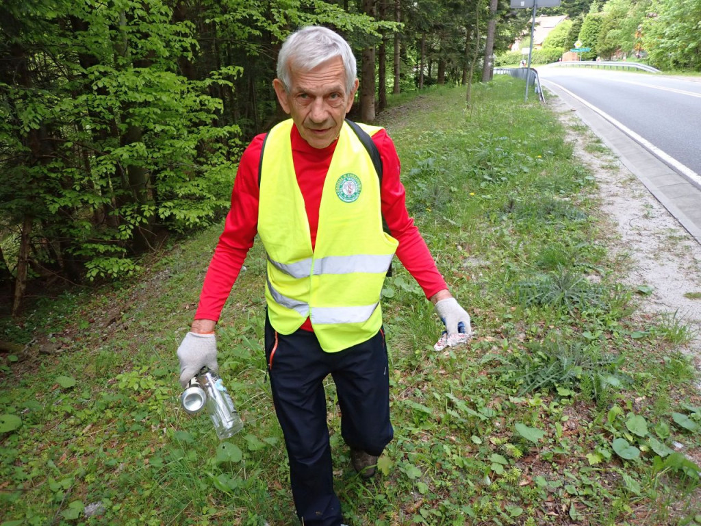 Sprzątanie babiej Góry z PTT Chrzanów