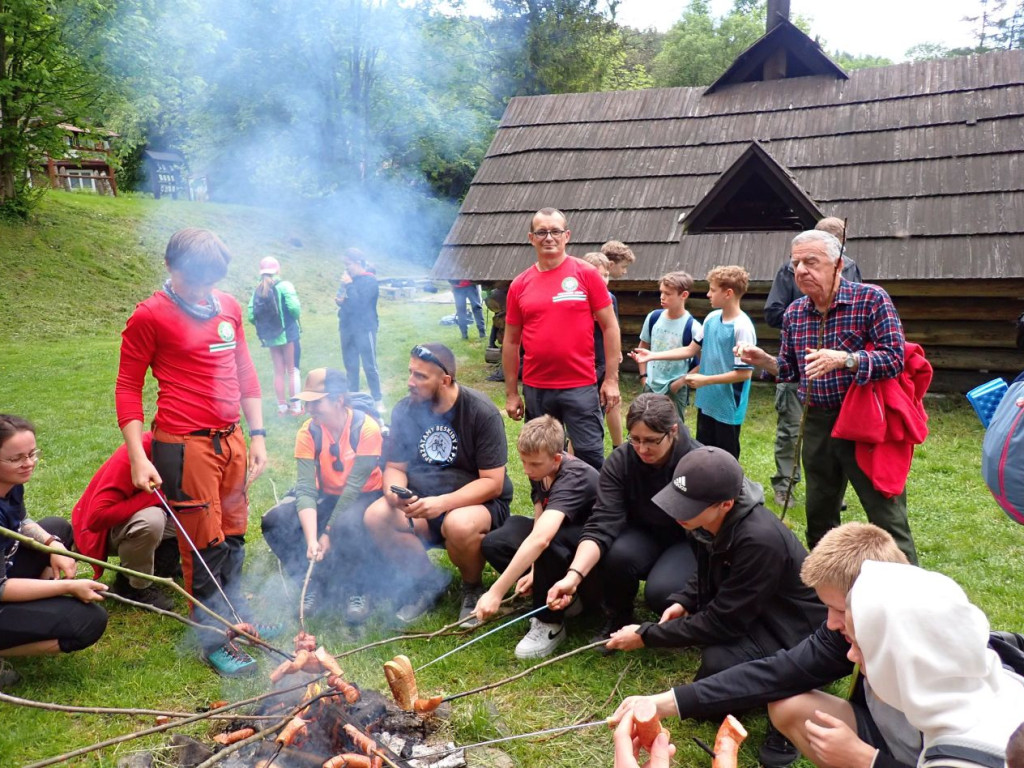 Sprzątanie babiej Góry z PTT Chrzanów