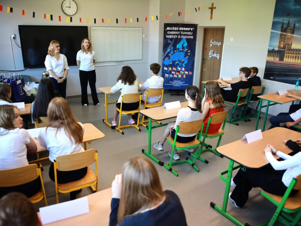 Gminny Turniej Wiedzy o Europie "Bliżej Europy" w ZSP Młoszowa