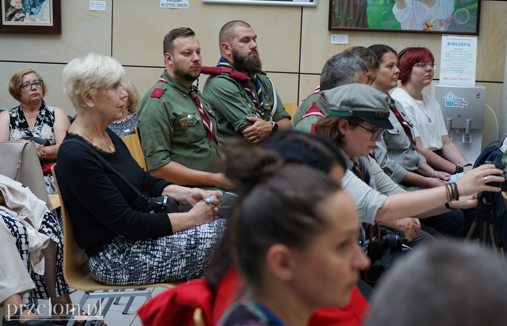 Powstańcze piosenki w bibliotece w Chrzanowie