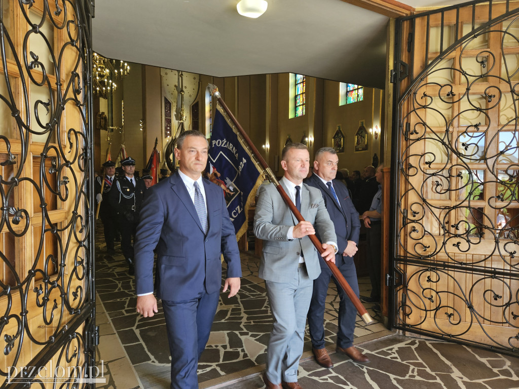 Jubileusz i nadanie sztandaru OSP Kwaczała