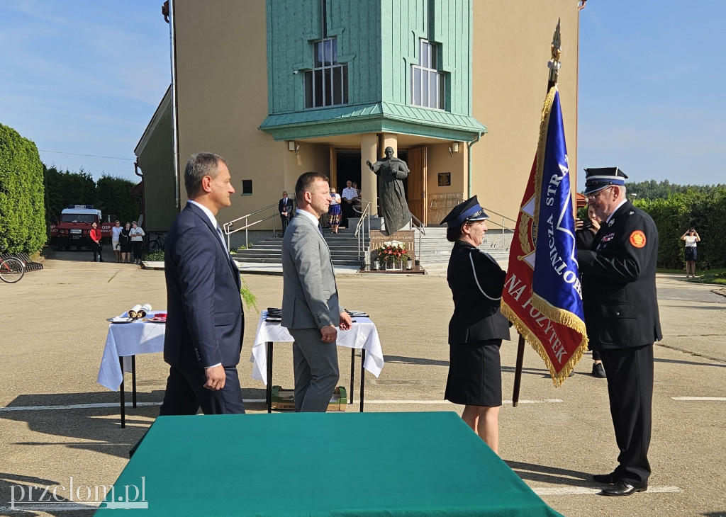 Jubileusz i nadanie sztandaru OSP Kwaczała
