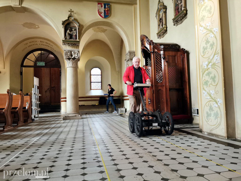 Odkrywają tajemnice kościoła w Chrzanowie