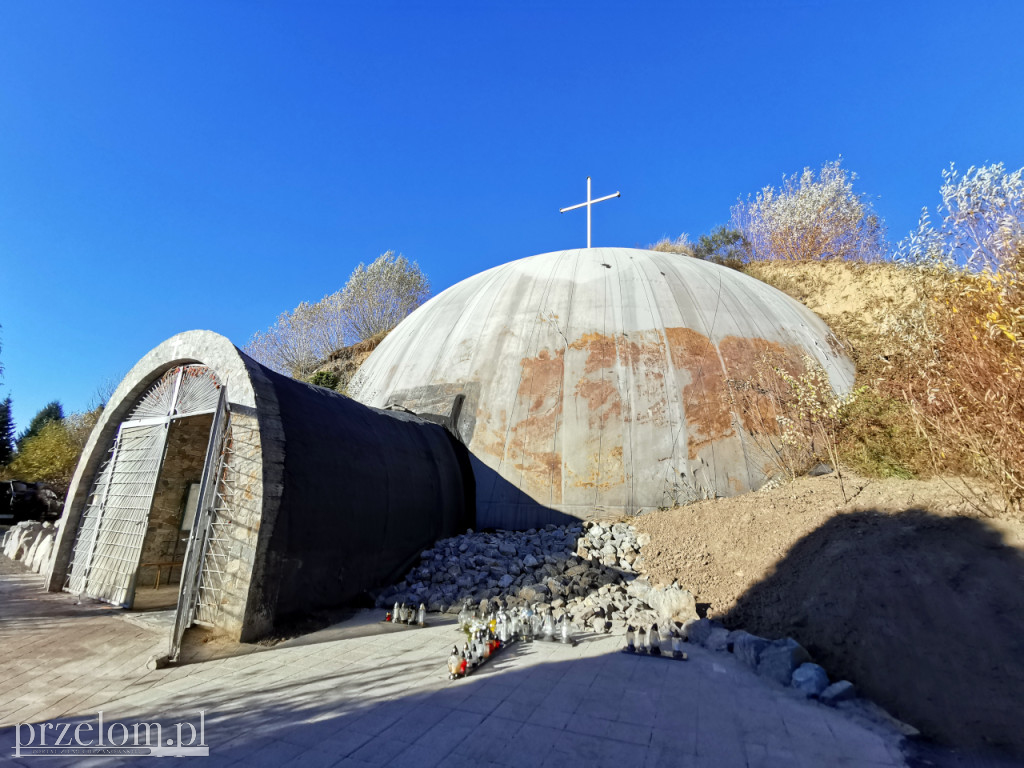 Kurhan w Karniowicach na archiwalnych zdjęciach