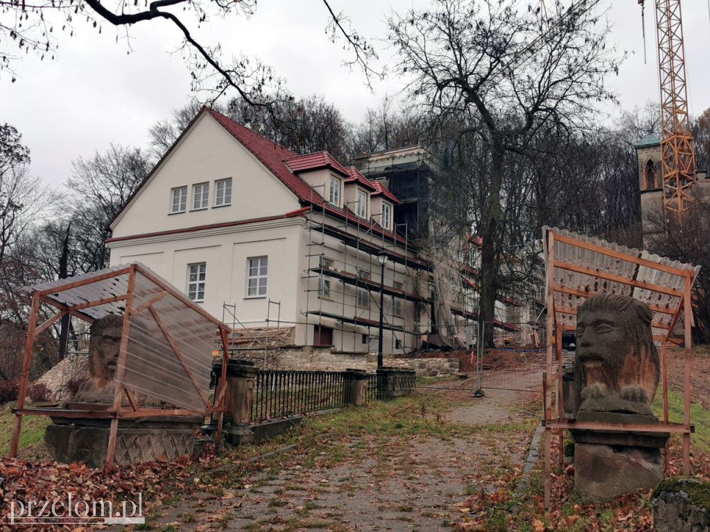 Pałac Florkiewiczów w Młoszowej. Jak dziś wygląda w środku