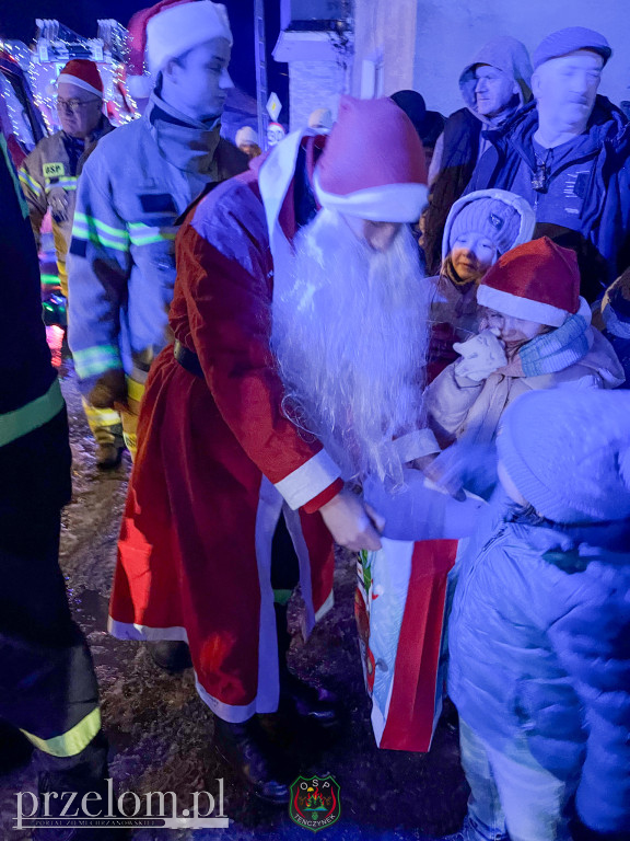 Parada strażacka przez gminę Krzeszowice