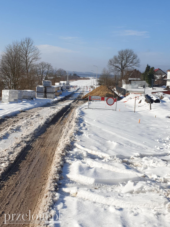 Trwa budowa drogi do zamku w Rudnie