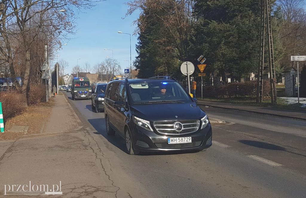 Delegacje przejeżdżają przez Chrzanów