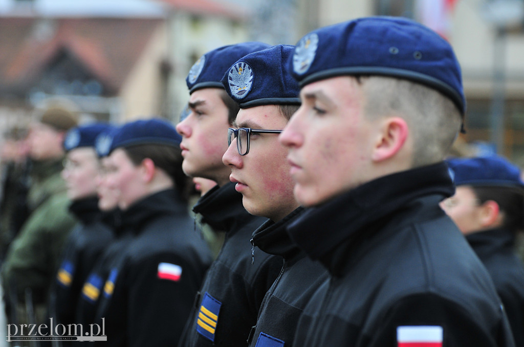 Przysięga żołnierzy WOT na Rynku w Trzebini