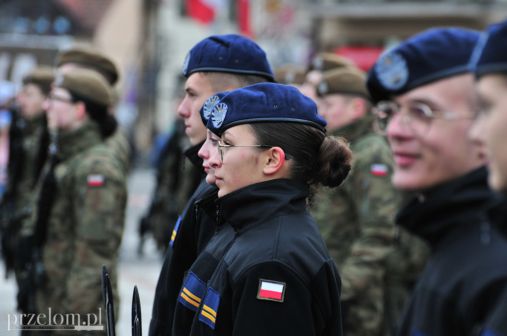 Przysięga żołnierzy WOT na Rynku w Trzebini