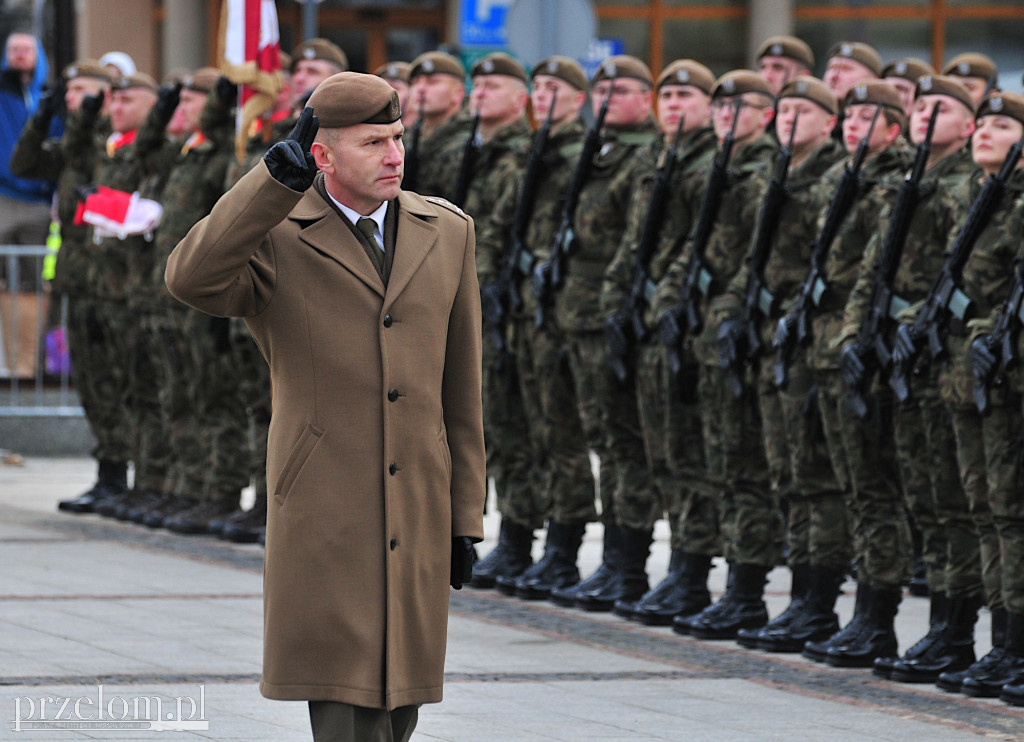 Przysięga żołnierzy WOT na Rynku w Trzebini