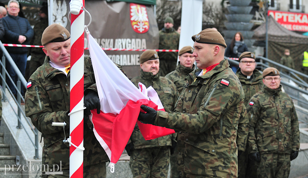 Przysięga żołnierzy WOT na Rynku w Trzebini