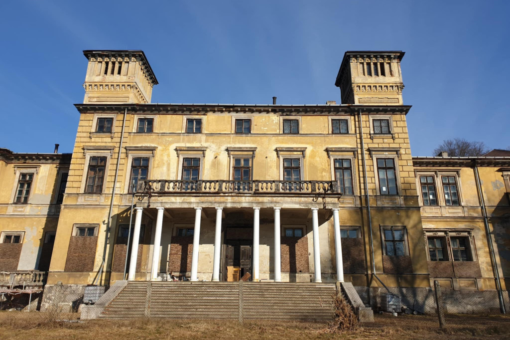 Tak dziś wygląda Pałac Potockich w Krzeszowicach