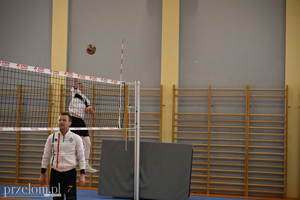 Ćwierćfinały Trzebińskiej Ligi Siatkówki - 09.03.2025